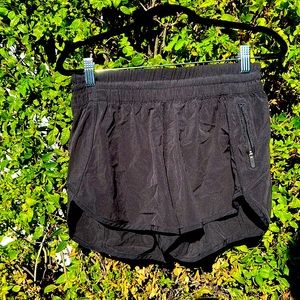 Lululemon Tracker short size 6